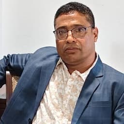 Photo of Nur Hussain